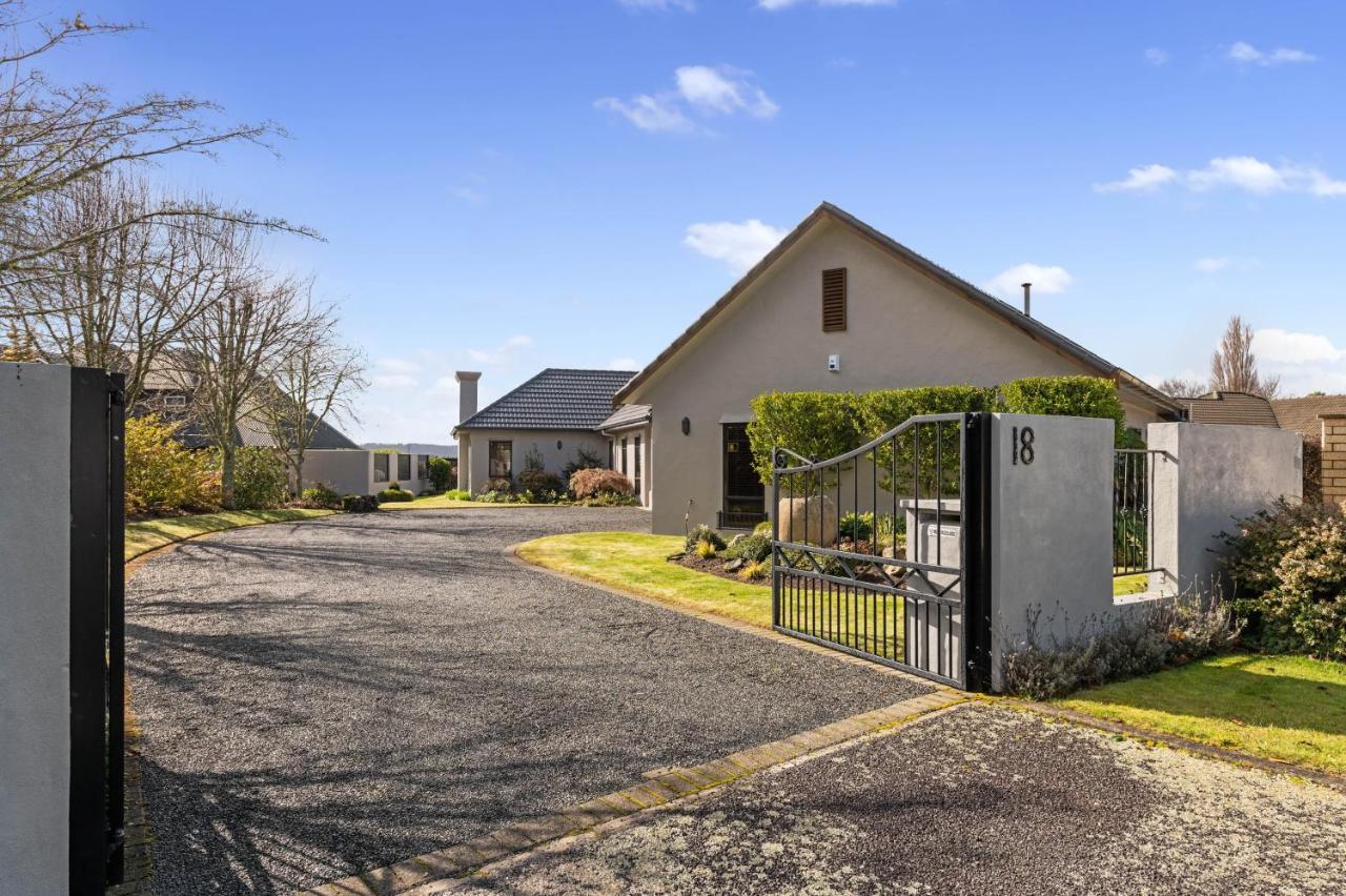 Taha Moana Villa Rotorua Exterior photo